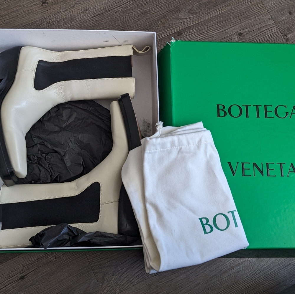 Bottega Veneta lean Chelsea boots